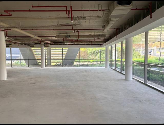 595M² OFFICE TO LET IN WATERFALL